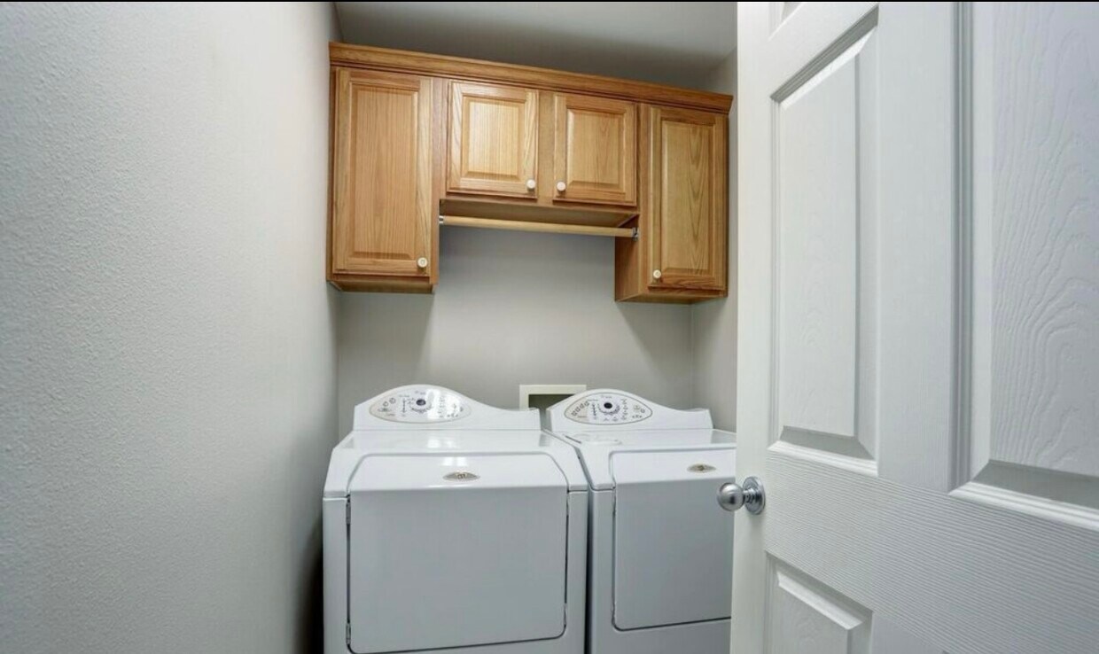 Foto principal - 401 S Wasilla St