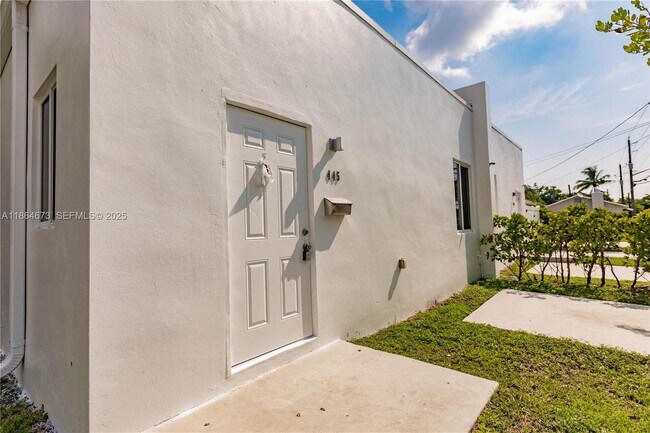 Foto del edificio - 445 NW 77th St