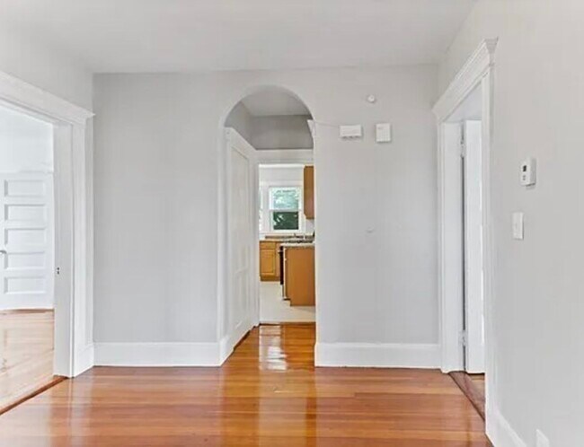 Foto del edificio - 156 Talbot Ave