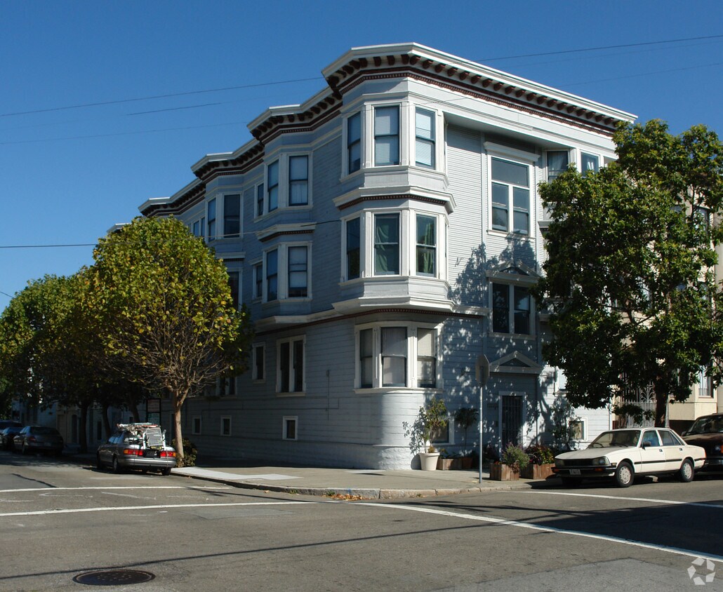 Primary Photo - 1690 Grove St