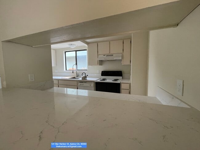 Cocina (1) - 121 Bar Harbor Ct