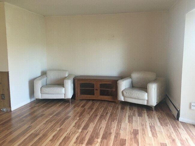Building Photo - 518 Country Club Dr