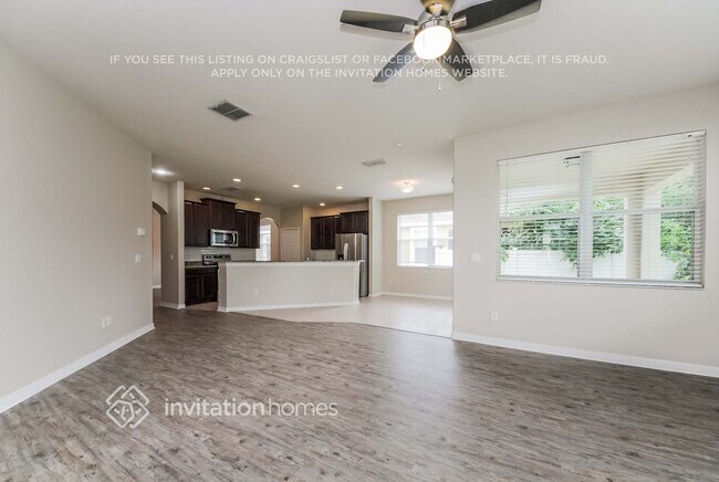 Foto del edificio - 5239 Beach River Rd