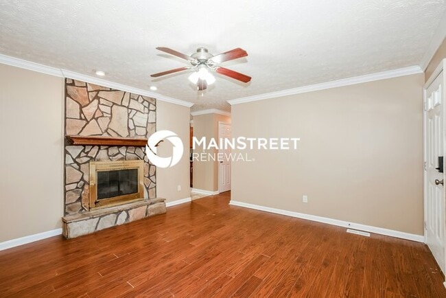 Photo - 3 Bedroom Pet-Friendly Home in Conyers, GA with Main Street Renewal
