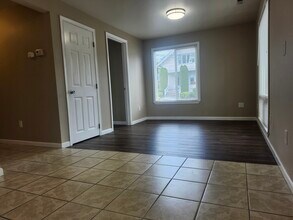 Building Photo - 3001 Preble St