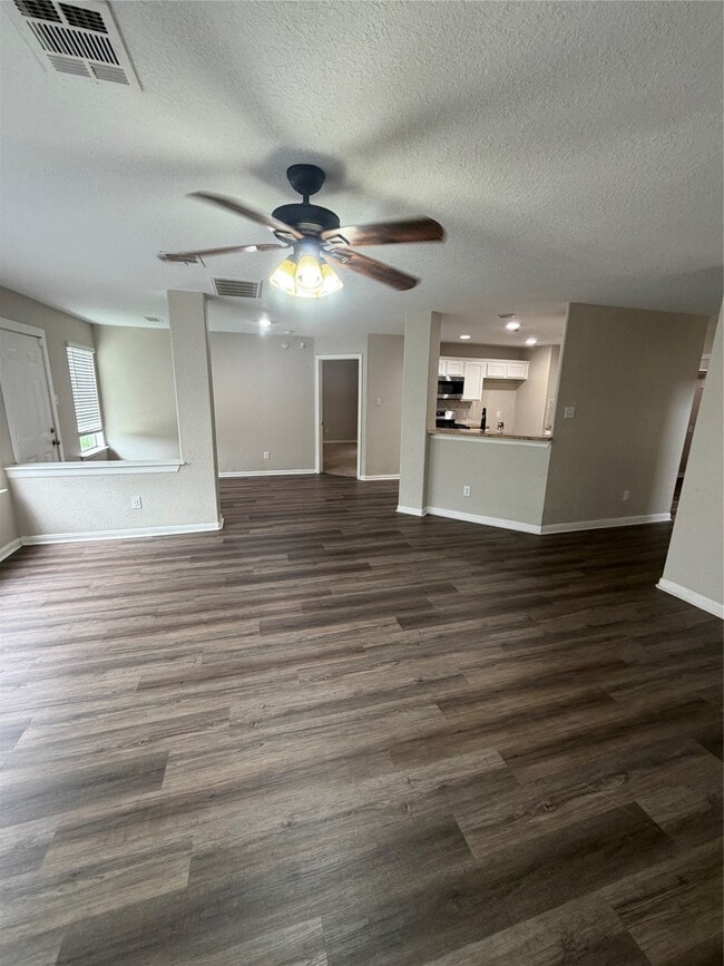 Foto del edificio - 3219 Watercliff Ct