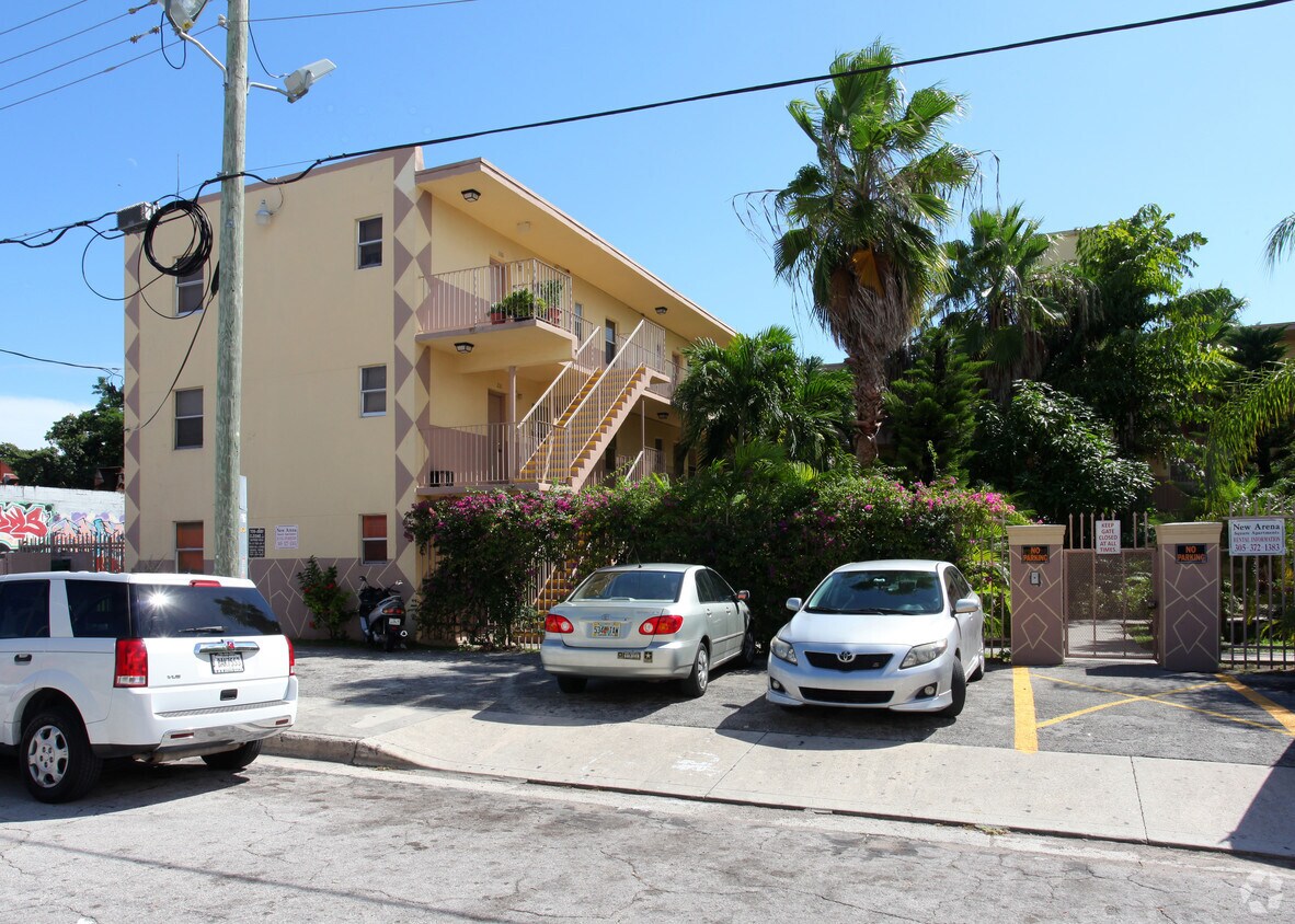 Foto del edificio - 240 NW 21st St