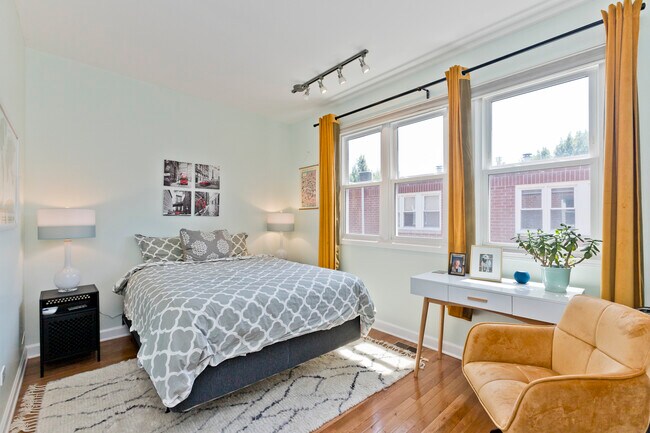 Foto del edificio - 1827 W Oakdale Ave