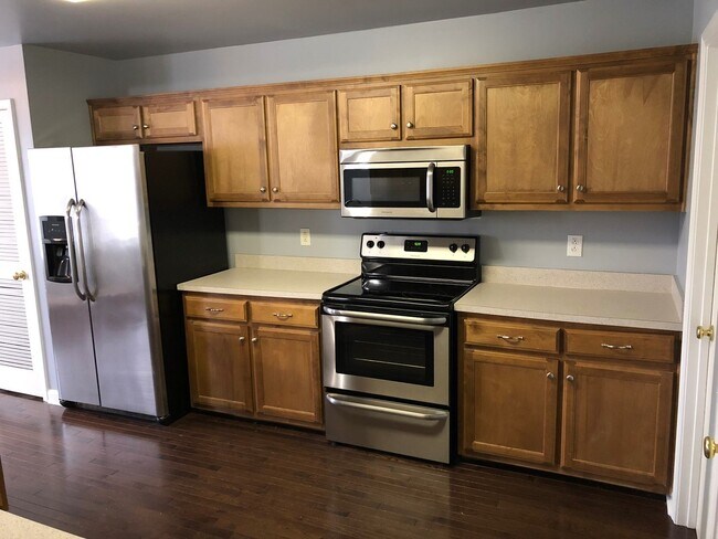 Foto del edificio - 1132 Summerville Cir