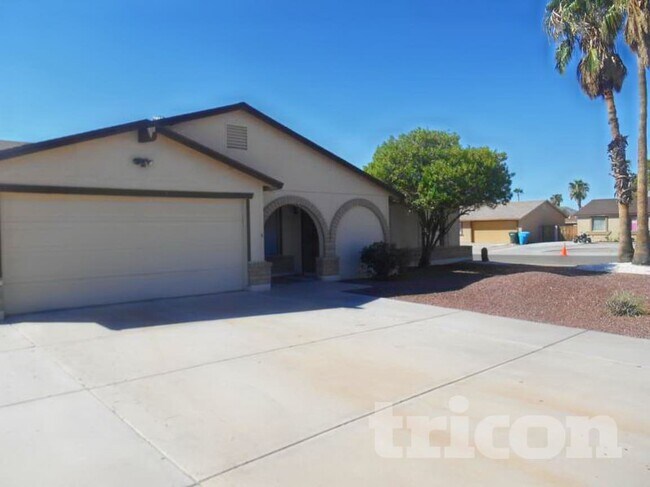 Foto del edificio - 3701 E Greenway Ln