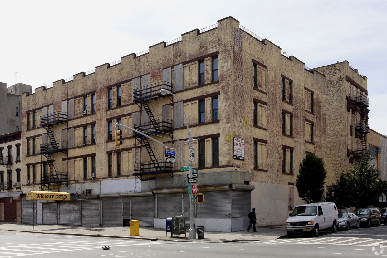 Primary Photo - 2331-2337 Second Ave