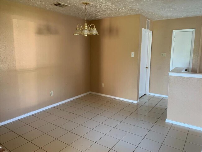 Building Photo - 5411 Regal Ridge Ln