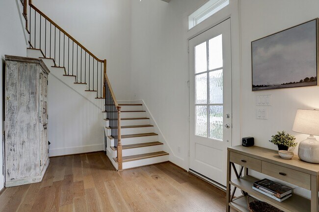 Foto del edificio - 2512 Hollister St