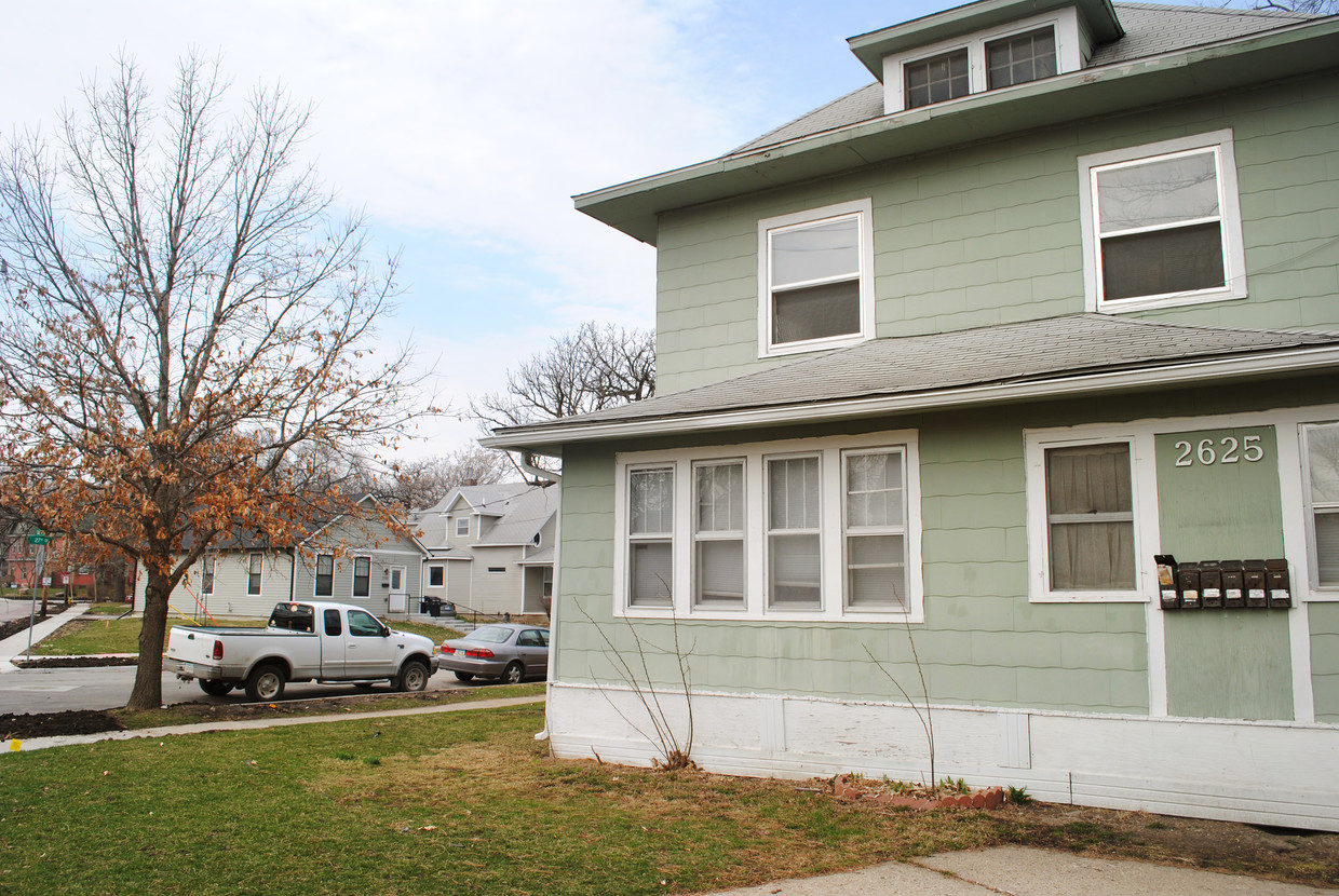 Foto del edificio - Cottage Grove Apartments