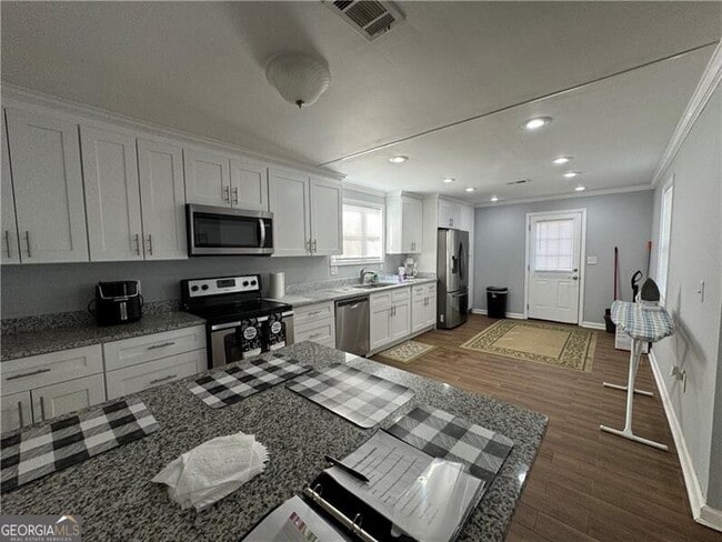 Building Photo - 17 Hartley Woods Dr