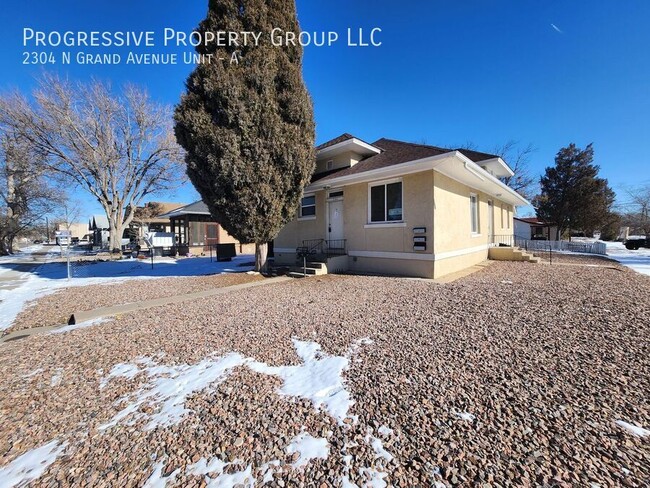 Building Photo - 1-Bedroom, 1-Bathroom Triplex