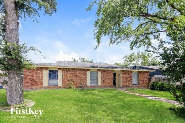 Foto del edificio - 3317 Kenwood Dr