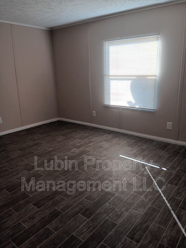 Building Photo - 13 Hailey Cove