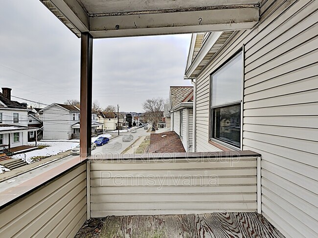 Building Photo - 236 W Brady St