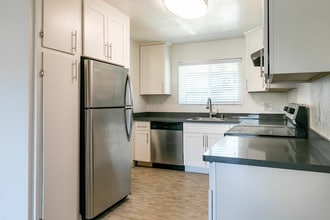 Building Photo - 2300 Miramar Ave