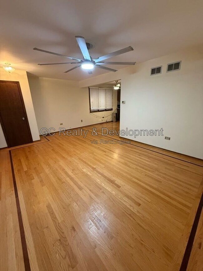 Foto del edificio - 5738 S Central Ave