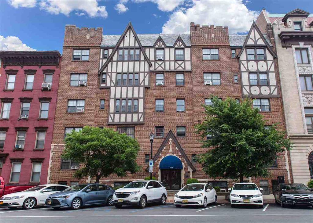 Foto del edificio - 1015 Washington St