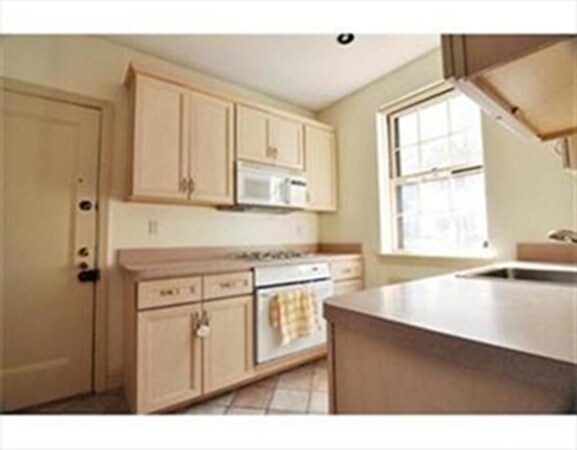 Foto del edificio - 1498 Beacon St