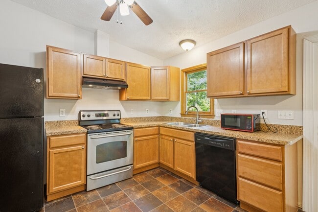 Building Photo - 20 Cherry Laurel Dr