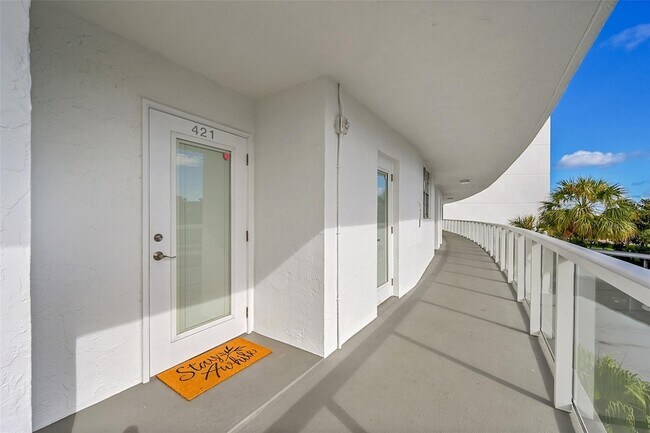 Foto del edificio - 2731 NE 14th Street Causeway