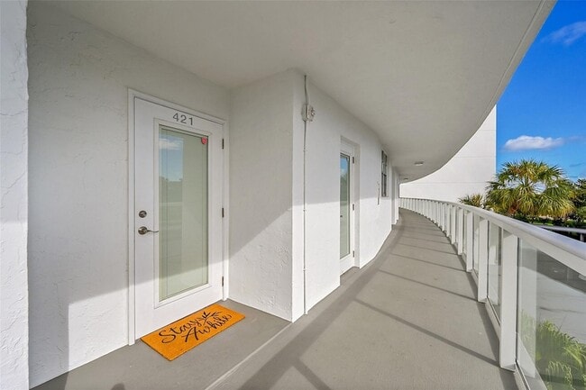 Building Photo - 2731 NE 14th Street Causeway