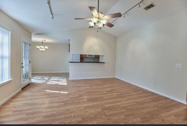 Building Photo - 4 Bed/2 Bath with 2 car garage home in Killearn Acres