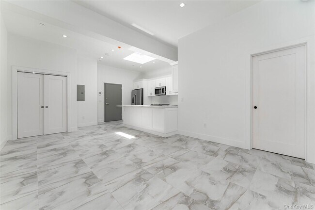 Foto del edificio - 138 E Park Ave