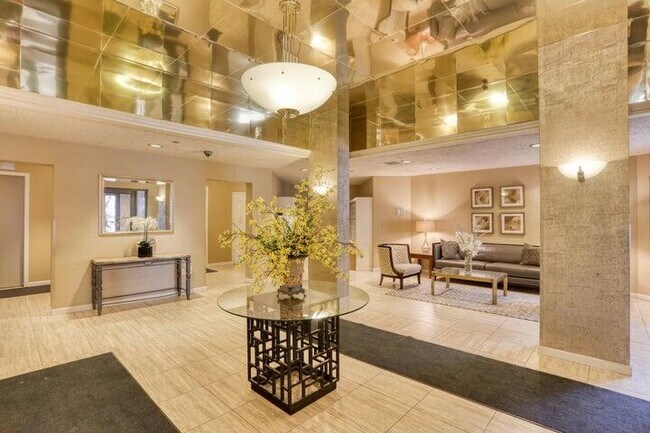 Foto del edificio - 1633 N Prospect Ave