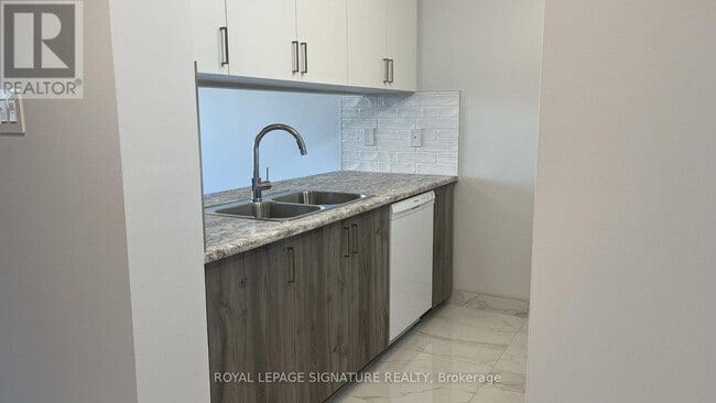 Building Photo - 10 Laurelcrest St