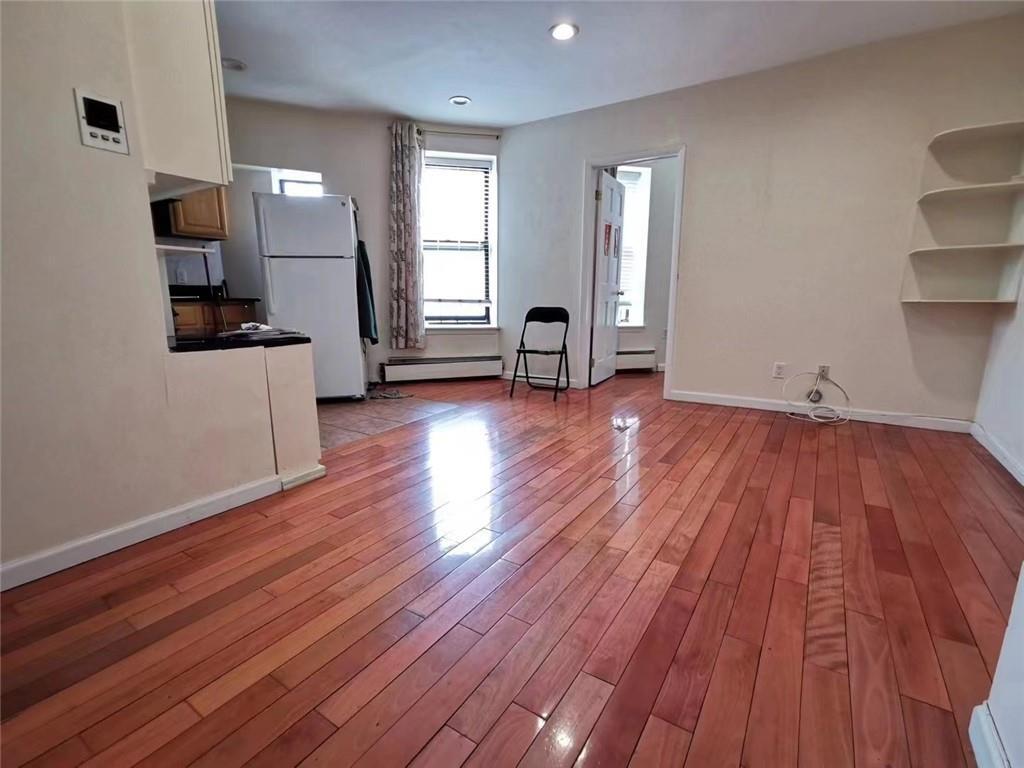 Building Photo - 556 Dahill Rd