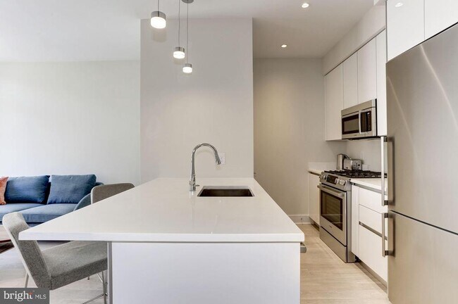 Foto del edificio - 1745 N St NW
