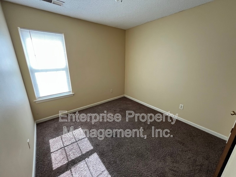 Building Photo - 6499 Wimble Rd