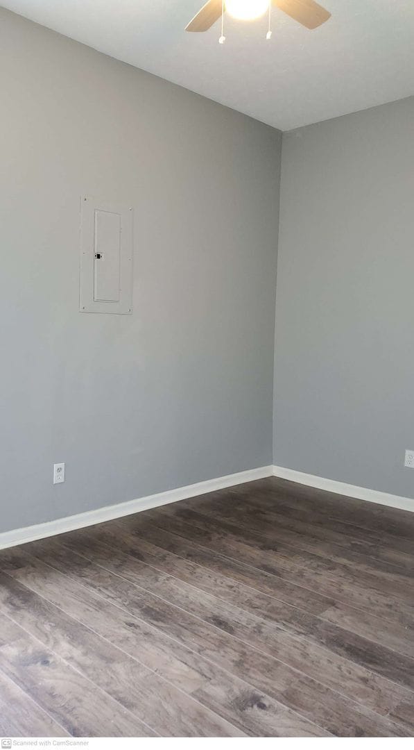 Building Photo - Beautifully Renovated 2 Bed, 1 Bath with AC!