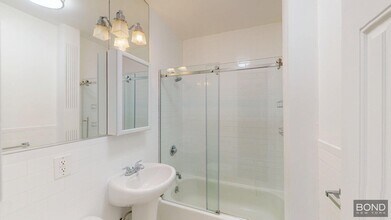 Building Photo - 307 Mott St