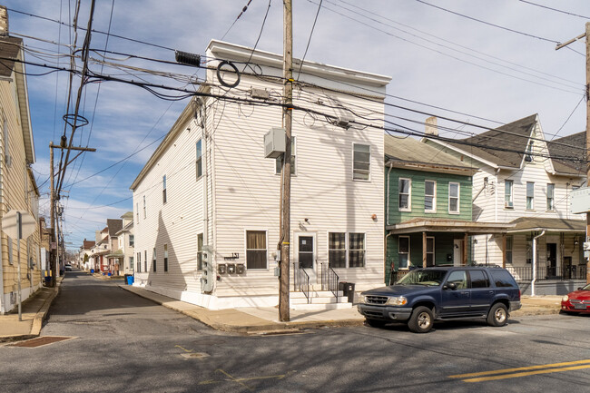 Building Photo - 131 S 13th St