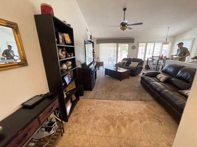 Building Photo - 6890 S Coral Gable Dr
