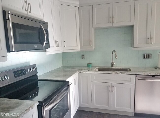 Foto del edificio - 7125 Lakeridge Ct