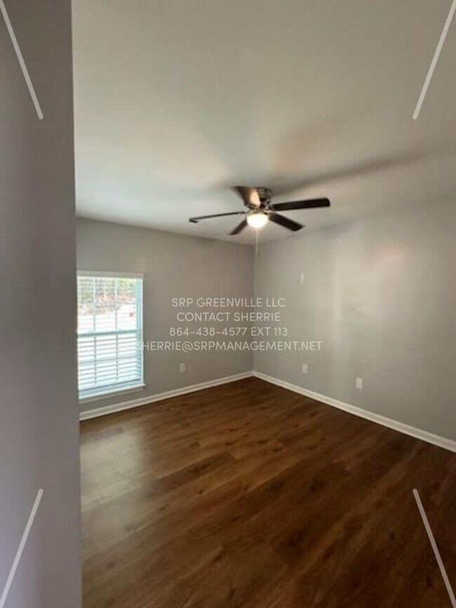 Building Photo - 3 bedroom 2 bath home w/ LARGE backyard!!!