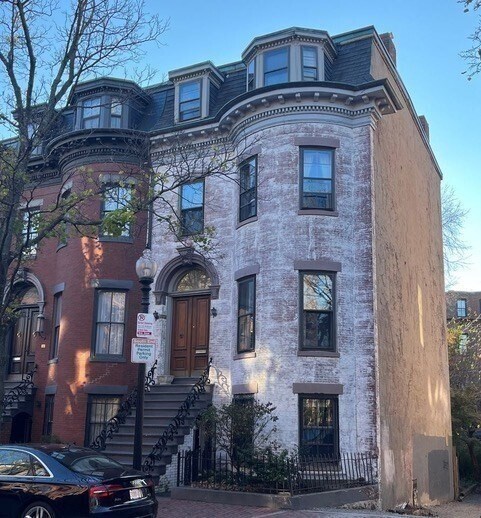 Foto del edificio - 170 W Canton St