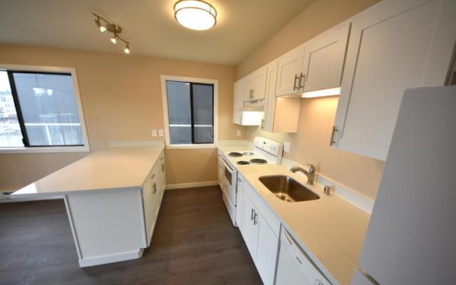 Building Photo - 2 bedroom in Seattle WA 98117