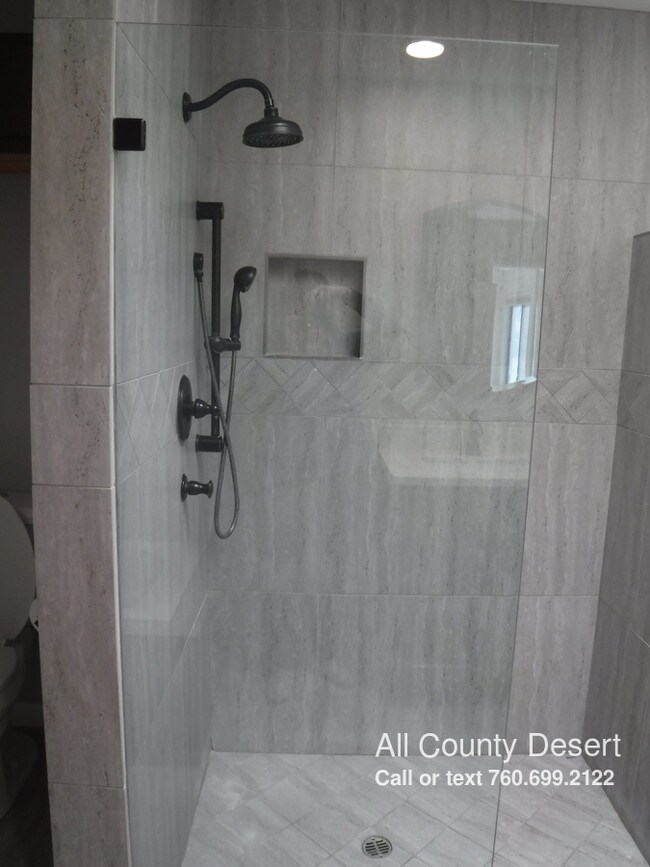 Foto del edificio - 268 Santa Barbara Cir