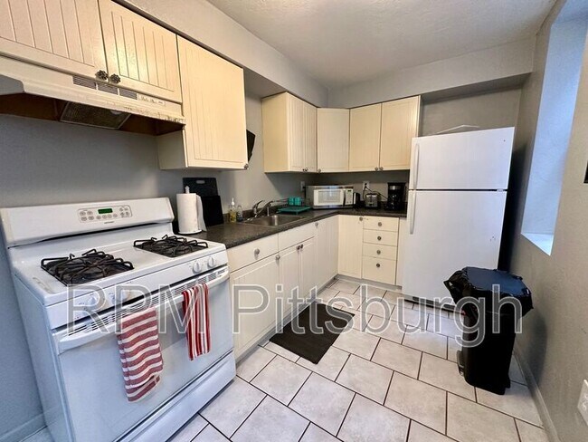 Building Photo - 442 North Ave