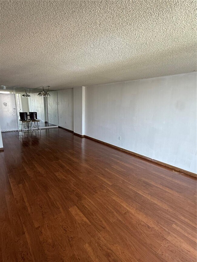 Foto del edificio - 2801 NE 183rd St