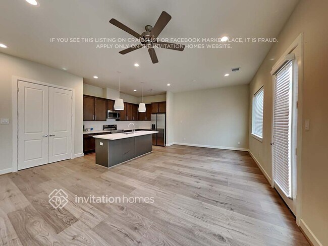 Foto del edificio - 10522 Executive Lake Dr