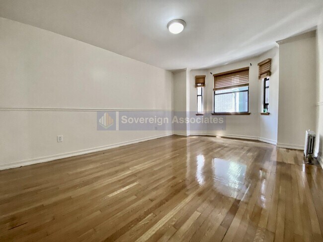 Foto del edificio - 715 West 172nd Street